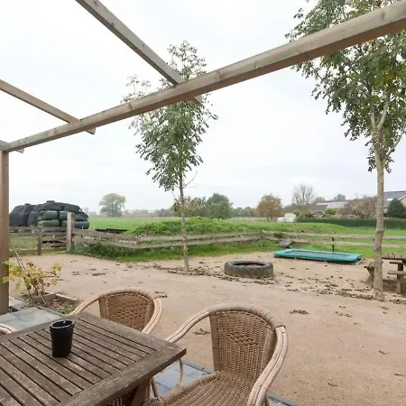 Nice Holiday In At The Farmer With A Garden בית נופש Horssen